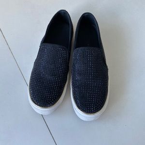 Shoes brand Guess